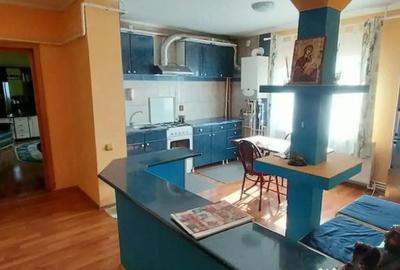 Apartament cu 2 camere decomandat în Micro 17 - 3