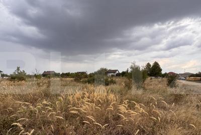 Teren de 702 mp, în Central