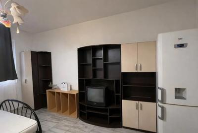 Garsonieră decomandată în Lipovei