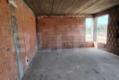 Casă cu 4 camere cu Teren 374 Mp în Central