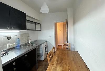 Apartament cu 3 camere decomandat în Titulescu - 7