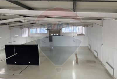 Spațiu comercial, de 1,000 mp, în Central - 3