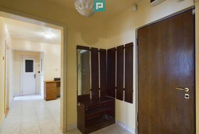 Apartament cu 3 camere, etaj intermediar - 1