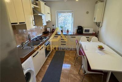 Apartament cu 3 camere decomandat în Traian - 8
