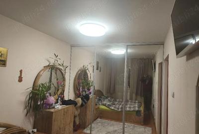 Apartament cu 3 camere decomandat în Vasile Aaron - 4