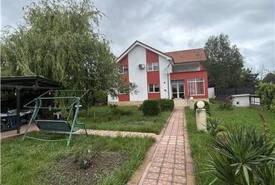Casa P+M complet mobilata, 8 camere, teren 1000mp, langa Golful Pescarilor