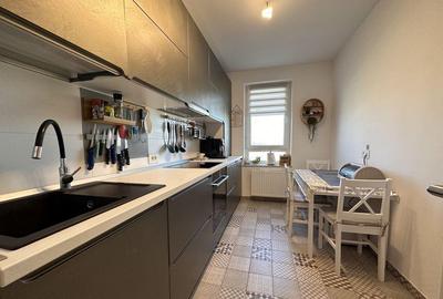 Apartament cu 3 camere decomandat în Tractorul - 5