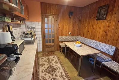 Apartament cu 3 camere decomandat în Central - 9