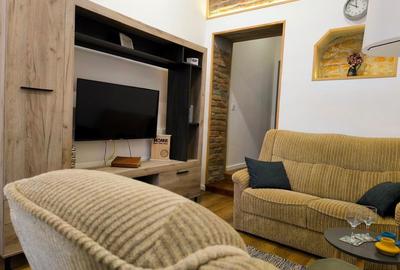 Apartament cu 3 camere decomandat în Turda - 3