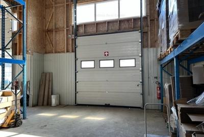 Spațiu industrial, de 817 mp, în 23 August - 6