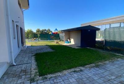 Vila superba situata langa lac si parc | Tunari - 12