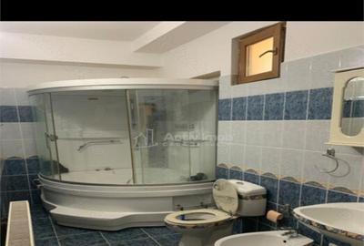 Apartament cu 3 camere semidecomandat în Central - 1