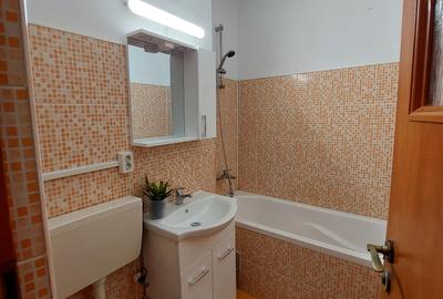 Apartament cu 3 camere semidecomandat, mobilat în Independenței - 4