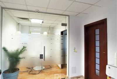 Spațiu comercial, în P-ța Victoriei - 3