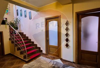 Casa de vanzare cu 280 mp si teren 1100 mp in Arcasilor Galati - 10