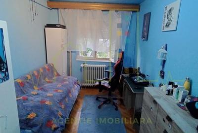 Apartament cu 4 camere semidecomandat, mobilat în Circumvalațiunii - 4