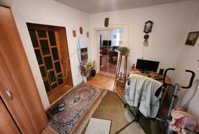 Casă cu Teren 570 Mp în Crișan - 2