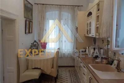 Casă cu 4 camere cu Teren 282 Mp în Orașul Vechi - 1