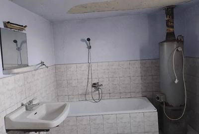 Casă cu 3 camere cu Teren 1052 Mp în Central - 1