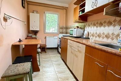 Apartament cu 2 camere decomandat în Nicolina