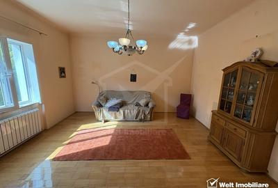 Casa parter + mansarda, situat la curte comuna, teren propriu, 3 locatari ! - 3