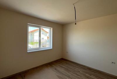 Casă individuală cu 4 camere cu Canalizare în Moșnița Nouă - 14