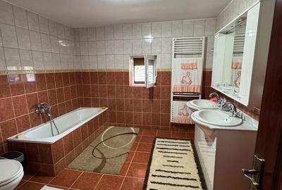 Casă cu 7 camere cu Teren 1061 Mp în Săcălășeni - 6