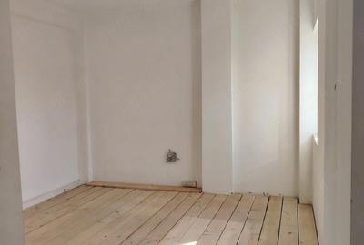Spațiu comercial, de 180 mp, în Central - 1