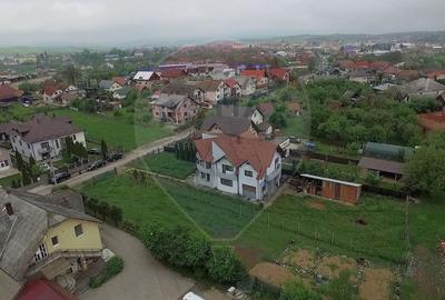 Casă cu 6 camere cu Garaj în Central - 23