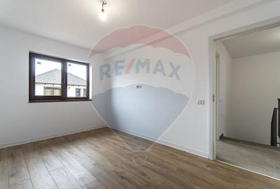 Casă cu 8 camere cu Teren 500 Mp în Tărlungeni - 15