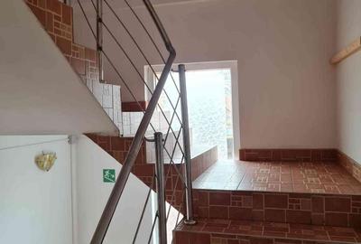 Casă cu 4 camere în Central - 6