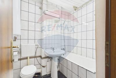 Apartament cu 4 camere decomandat, mobilat în Ștefan cel Mare - 15