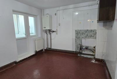 Apartament cu 3 camere decomandat în Micro 5 - 10
