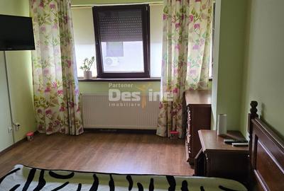 Apartament cu 3 camere decomandat în Est - 1