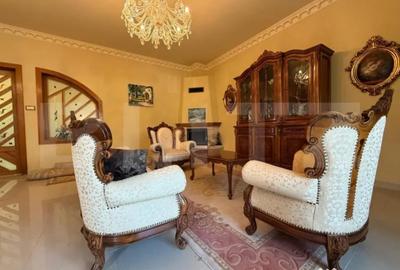 Casă cu 10 camere cu Teren 908 Mp în Central - 10