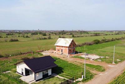 Casă cu 3 camere cu Teren 383 Mp în Berceni