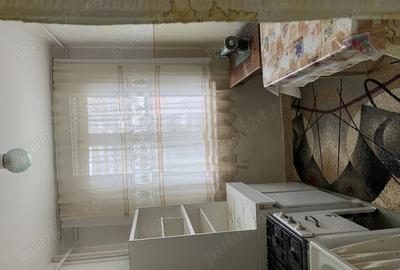 Apartament cu 2 camere semidecomandat, mobilat în Micro I - 7