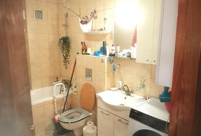 Apartament cu 3 camere semidecomandat în Central - 2