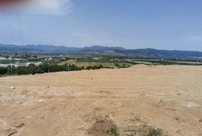 Teren de 750 mp, în Central