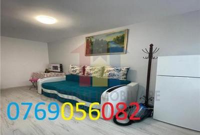 Garsoniera, Mobilata-utilata, Renovata, Hipodrom, Etaj 2 - 1