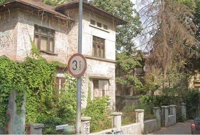 PROPRIETATE DE VANZARE DOMENII - TEREN 220 MP - 165 MP UTILI - 1