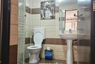 Casă cu 4 camere cu Teren 3000 Mp în Central - 1