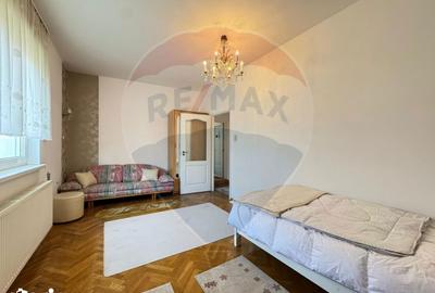 Casă cu 8 camere decomandat cu Teren 880 Mp în Central - 3