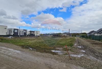 Teren Construcții intravilan de 720 mp, în Lisaura - 7