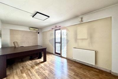 Apartament cu 3 camere semidecomandat în Titulescu - 7