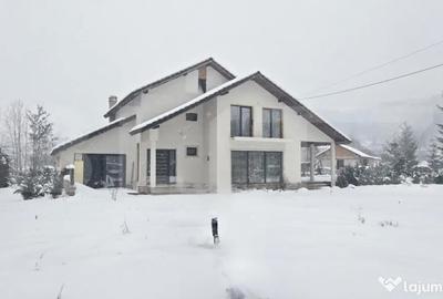 Casă cu 4 camere cu Teren 1945 Mp în Pianu - 8