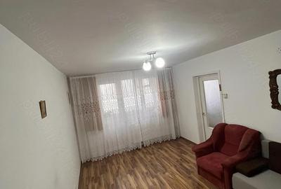 Apartament cu 2 camere decomandat în Fetești-Gară - 1