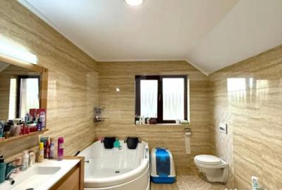 Casă cu 4 camere cu Teren 800 Mp în Central - 8