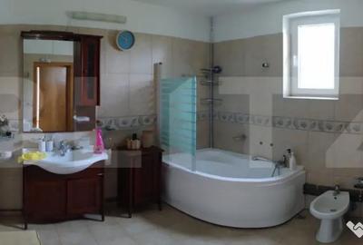 Casă cu 4 camere cu Teren 1500 Mp în Malu Mare - 4