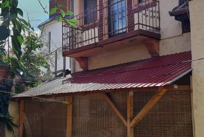 Casă cu 4 camere în Central - 2